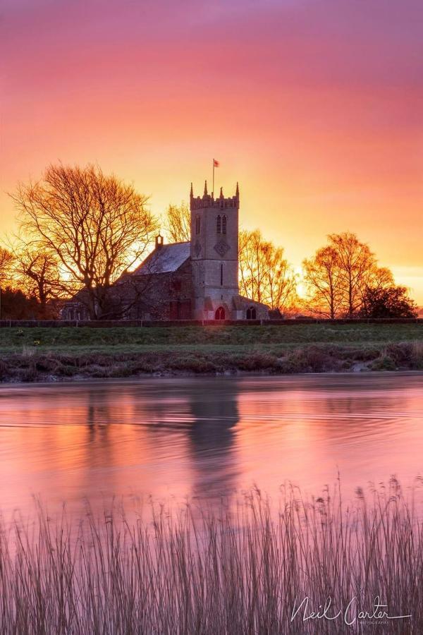 Riverbank Guest House Wiggenhall Saint Germans ภายนอก รูปภาพ