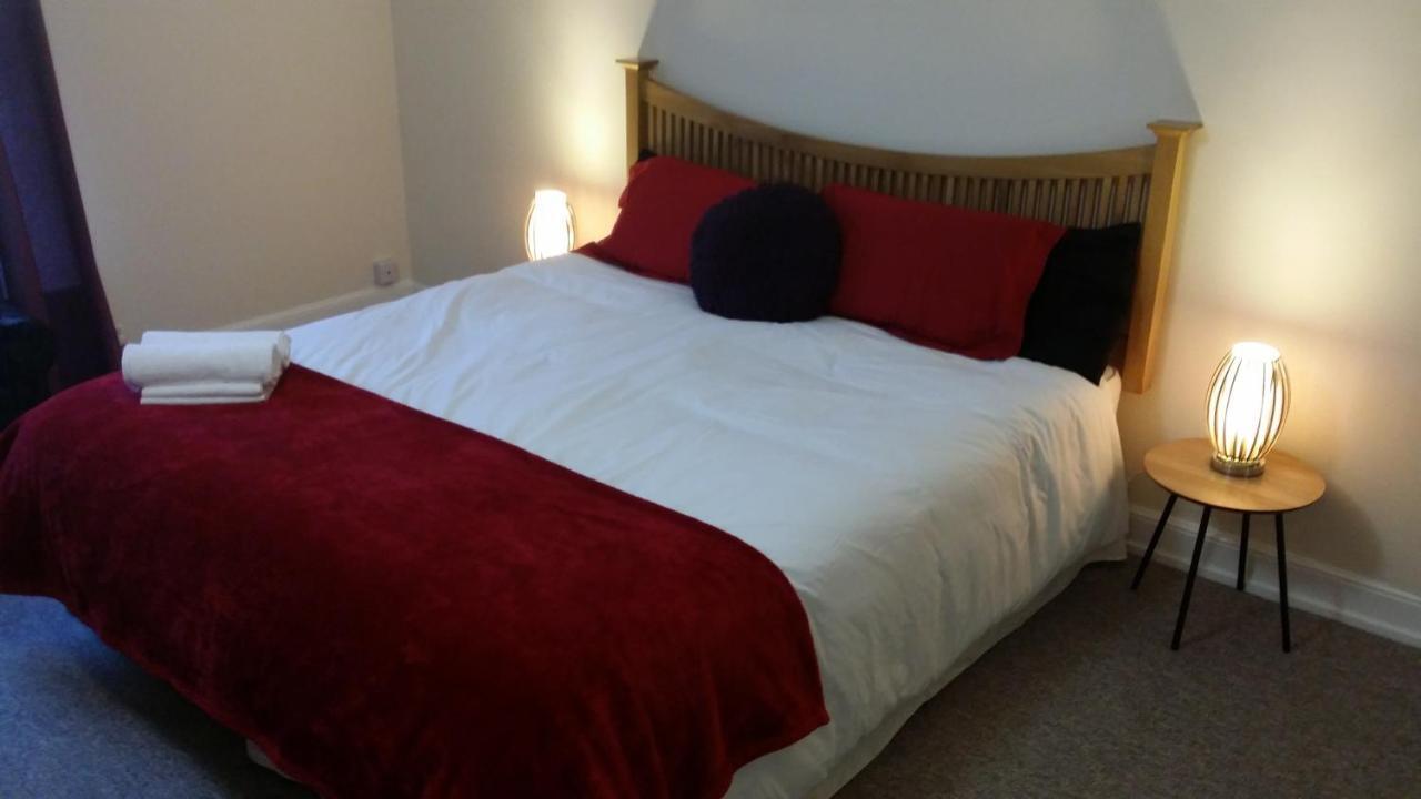 Riverbank Guest House Wiggenhall Saint Germans ภายนอก รูปภาพ